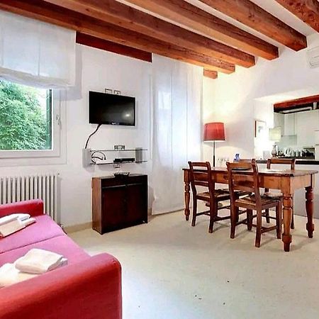 Pergola Apartment - Beautiful And Cozy Space On The Water Венеция Екстериор снимка