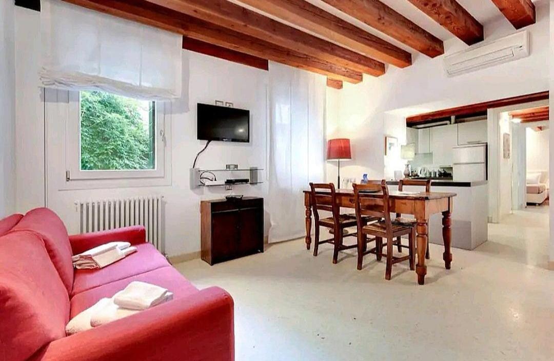 Pergola Apartment - Beautiful And Cozy Space On The Water Венеция Екстериор снимка