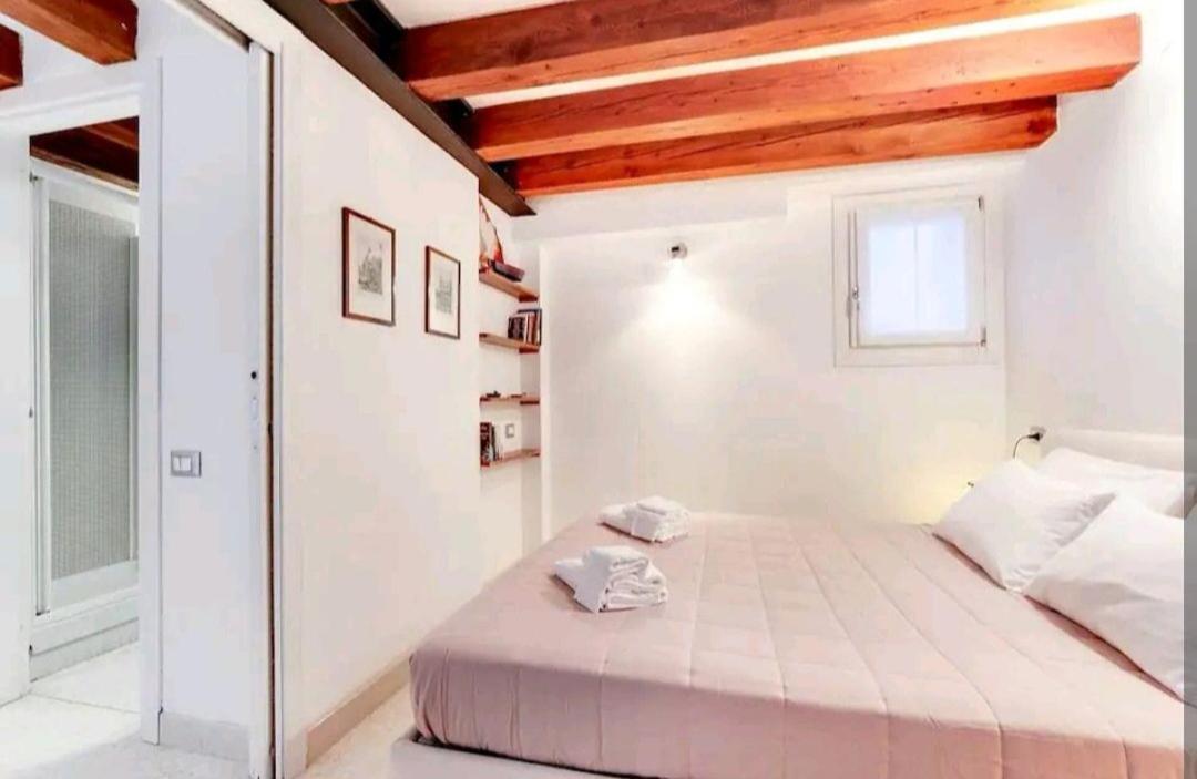 Pergola Apartment - Beautiful And Cozy Space On The Water Венеция Екстериор снимка