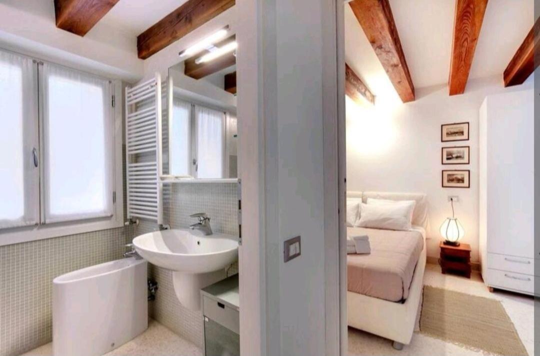 Pergola Apartment - Beautiful And Cozy Space On The Water Венеция Екстериор снимка
